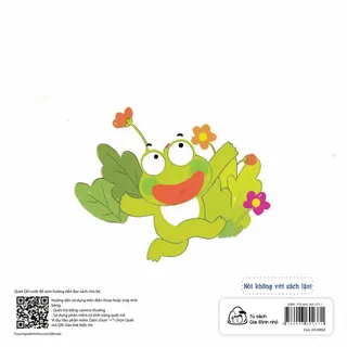 Chú ếch vui vẻ với hoa và lá xanh