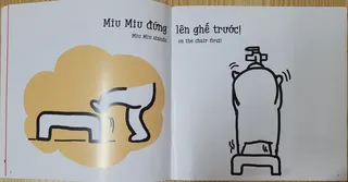 Miu Miu đứng lên ghế trước khi tắm