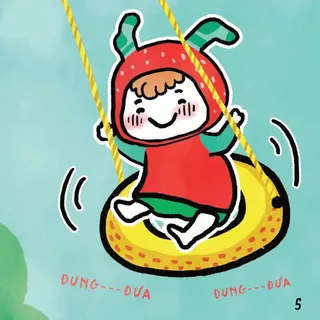 Bé đung đưa vui vẻ trên xích đu