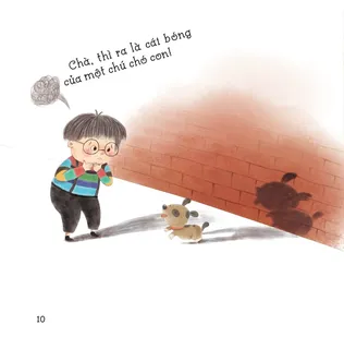 Bé khám phá bóng chú chó con