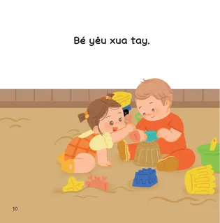 Bé yêu xua tay chào tạm biệt