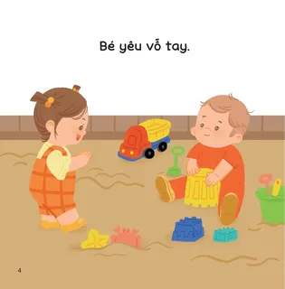 Bé yêu vỗ tay - hai bé chơi cát