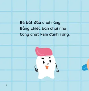 Bé chải răng với bàn chải và kem đánh răng